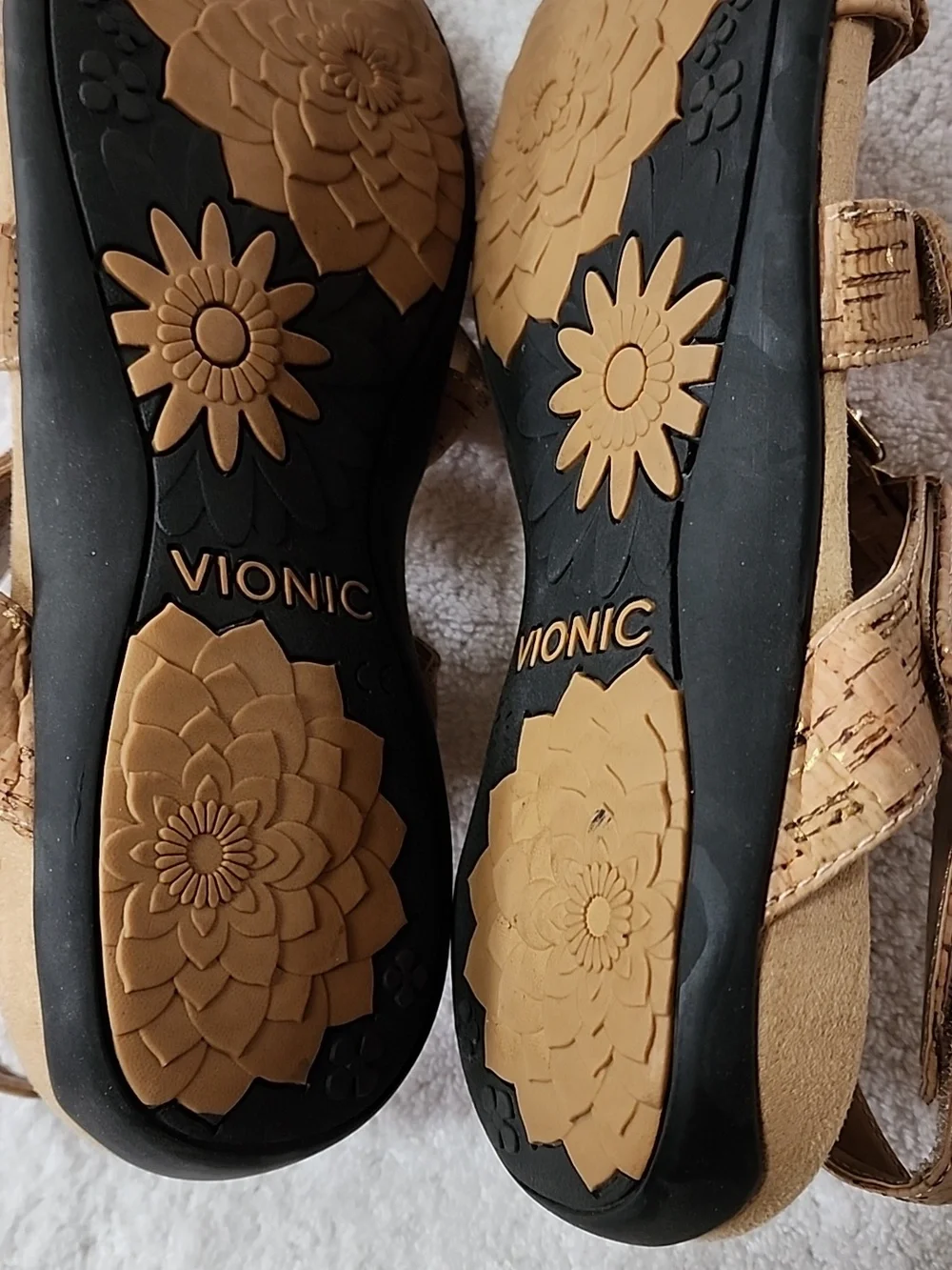 Vionic Amber Women's Cork-Textured Tan & Gold Sandals Size 9 Preowned - Picture 8 of 10